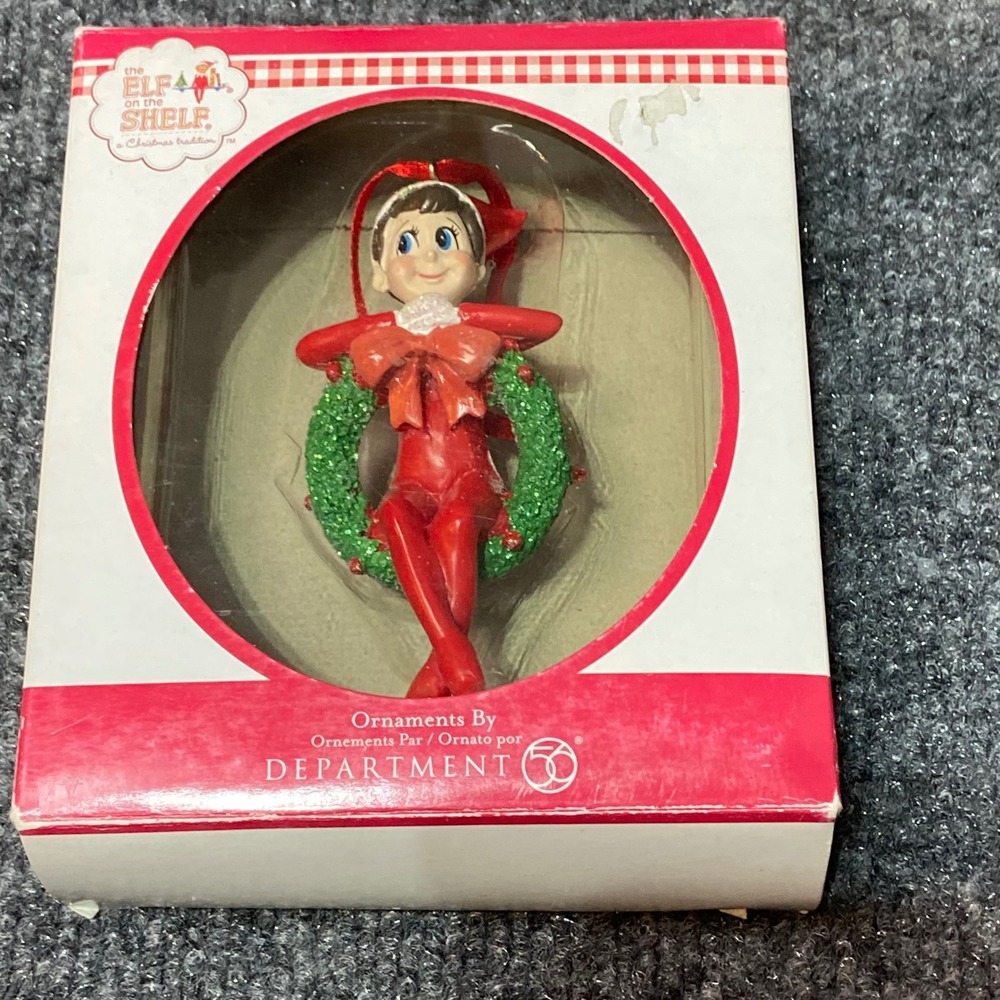 2014 Department 56 Elf on the Shelf Scout Elf in‎ Wreath Tree Ornament NIB NOS